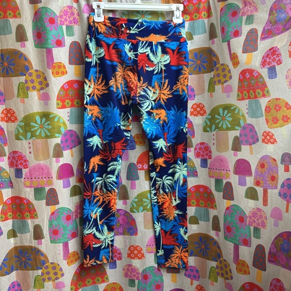 LuLaroe Palm Trees Leggings. OS - Picture 3 of 7